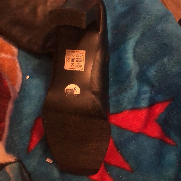 Boots - Picture 2 of 3